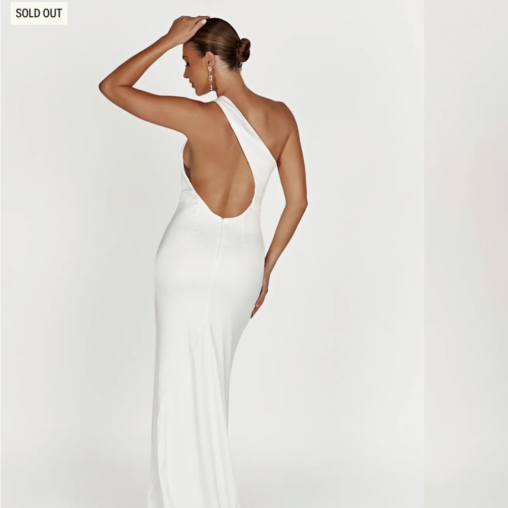 Meshki White Backless One-Shoulder Dress